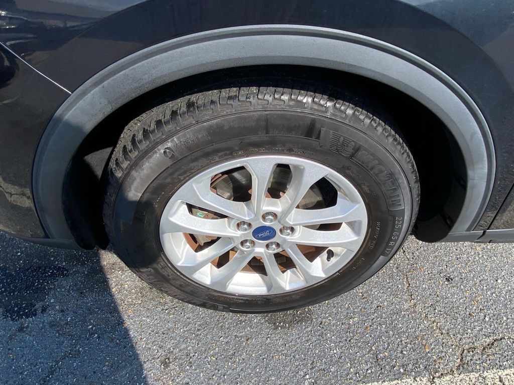 Used 2021 Ford Escape SE FWD image 18