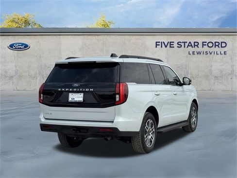Certified 2025 Ford Expedition Active image 4