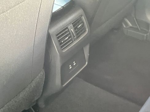 Used 2025 Nissan Rogue SV image 24