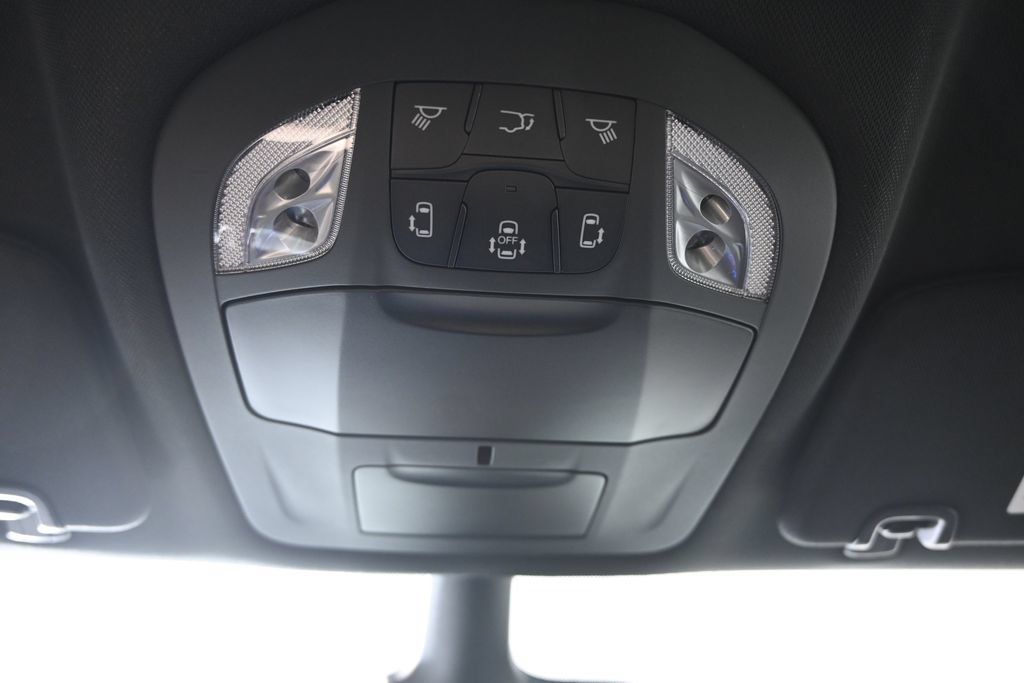 New 2027 Chrysler Pacifica Select AWD/4WD image 36