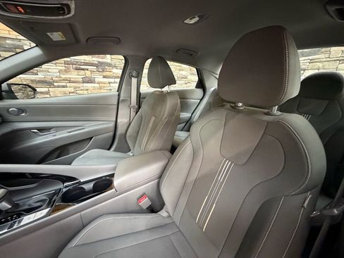 Certified 2023 Hyundai Elantra SEL w/ Convenience Package image 12