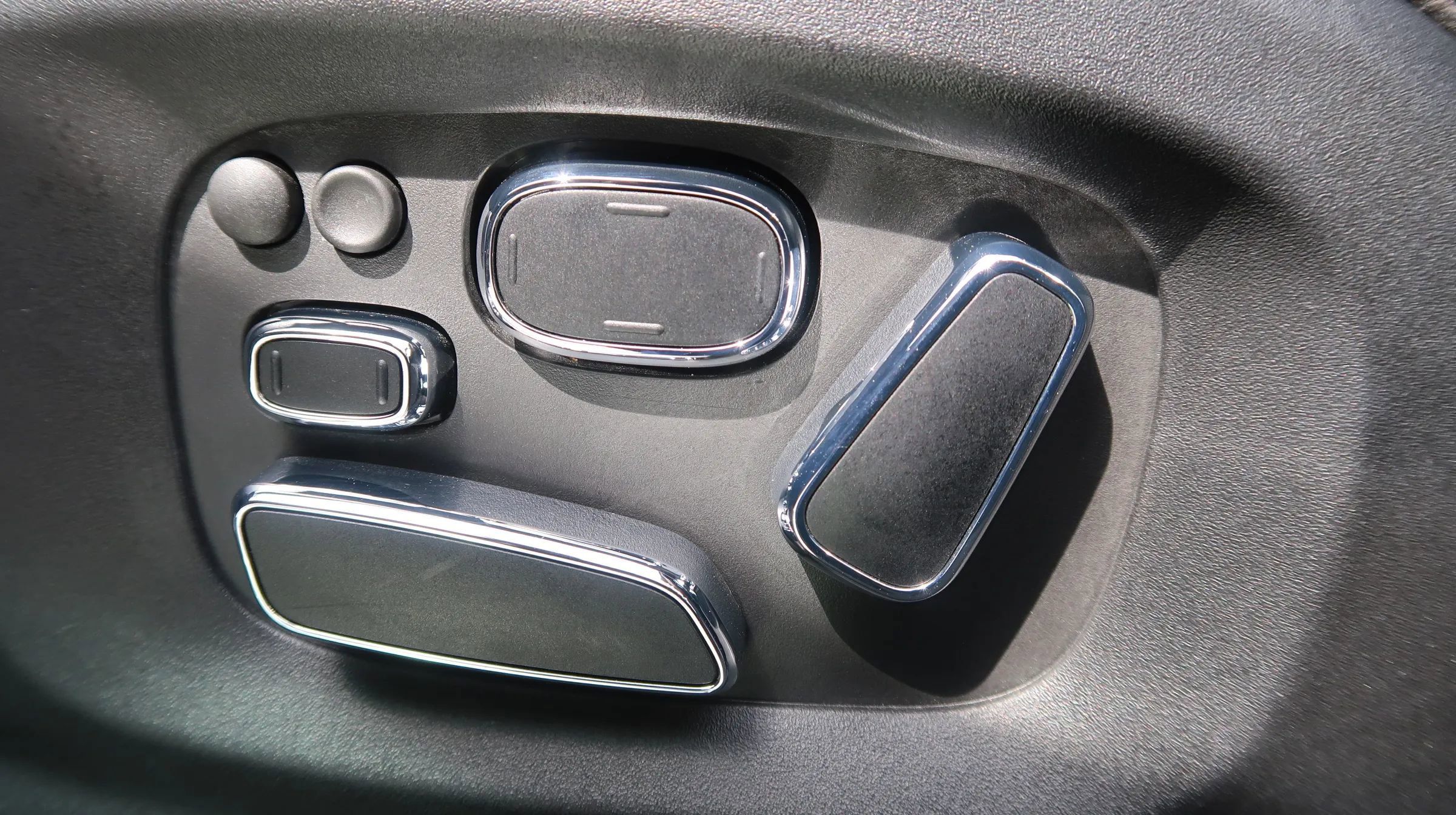 Used 2014 Jaguar XJ R LWB RWD image 28