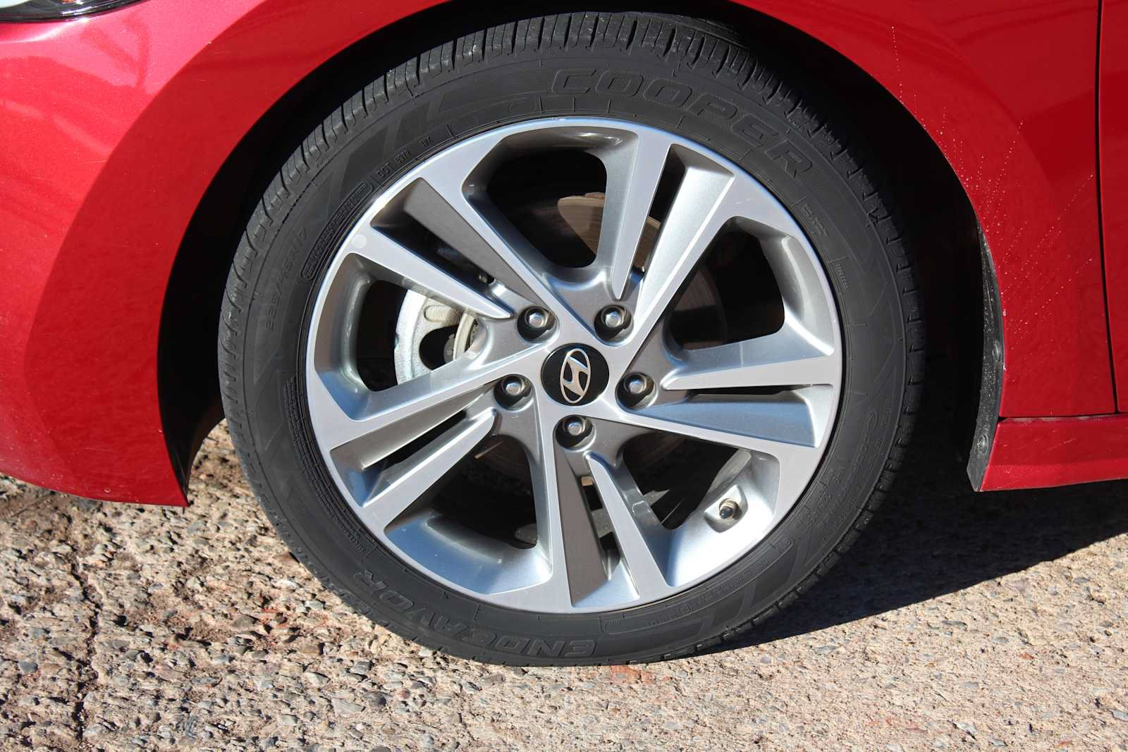 Used 2017 Hyundai Elantra Limited FWD image 16