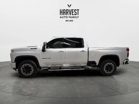 Used 2022 Chevrolet Silverado 2500 High Country w/ Technology Package image 2