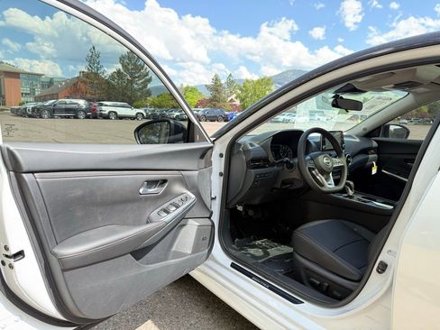 New 2025 Nissan Sentra SR w/ SR Premium Package image 10