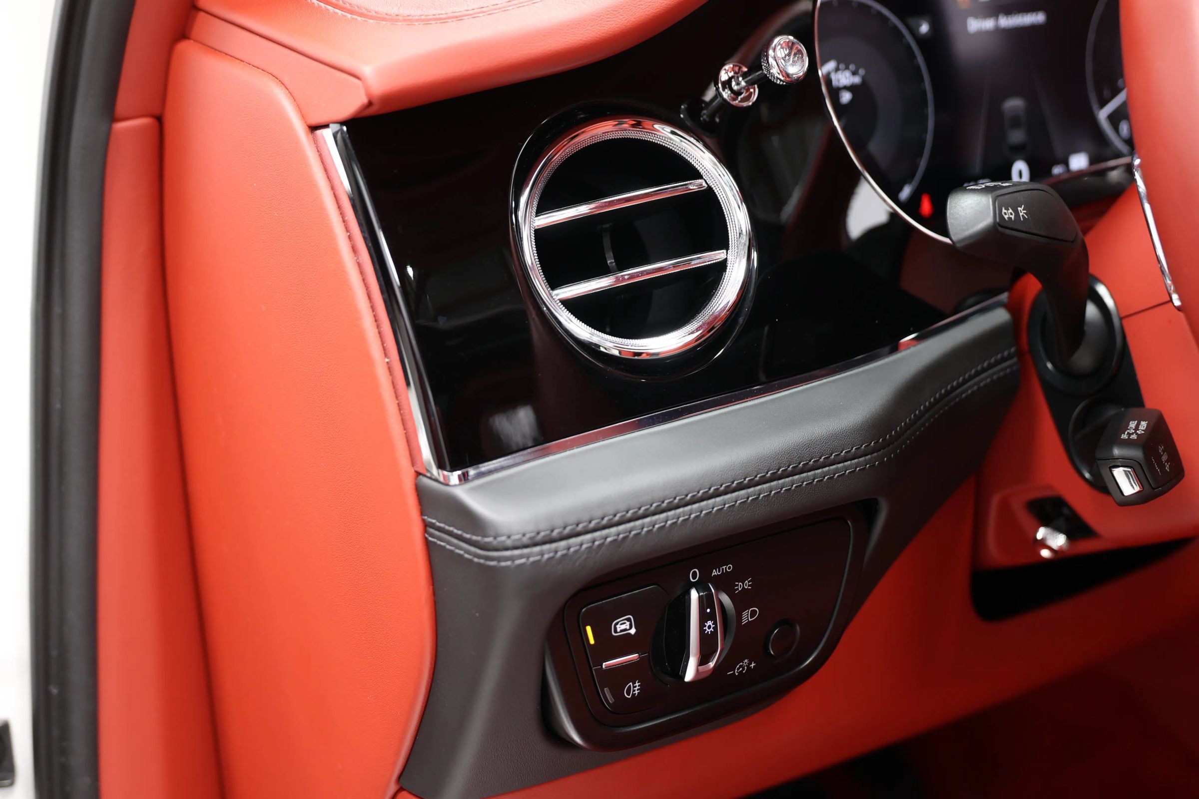 Used 2022 Bentley Bentayga AWD/4WD image 24