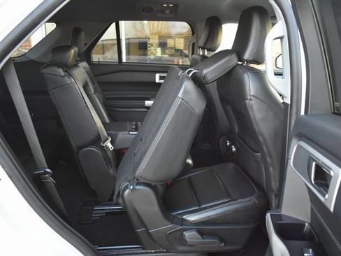 Used 2022 Ford Explorer XLT w/ Equipment Group 202A image 43