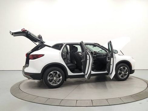 Used 2025 Chevrolet Blazer LT AWD/4WD image 15