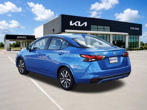 Used 2020 Nissan Versa SV FWD image 7
