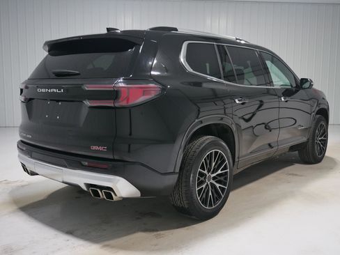 Used 2024 GMC Acadia Denali image 5