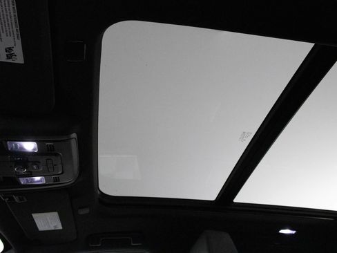 Certified 2024 Chevrolet Tahoe LT w/ LT Signature Package image 33