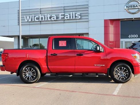 Certified 2024 Nissan Titan SV w/ SV Convenience Package image 5