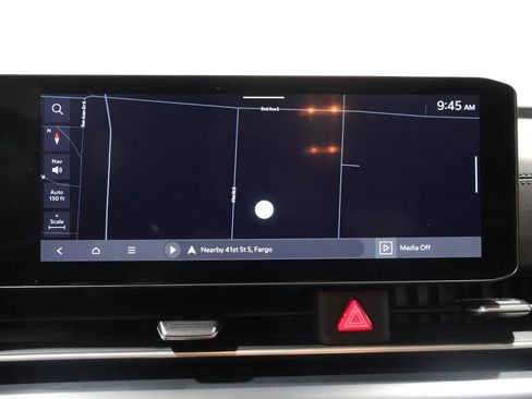 Used 2025 Kia Carnival FWD image 25