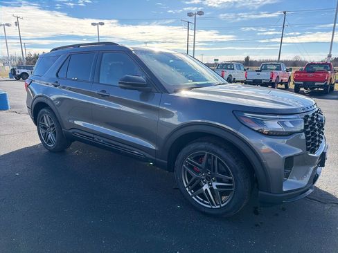 New 2026 Ford Explorer ST-Line w/ ST-Line Street Pack image 7