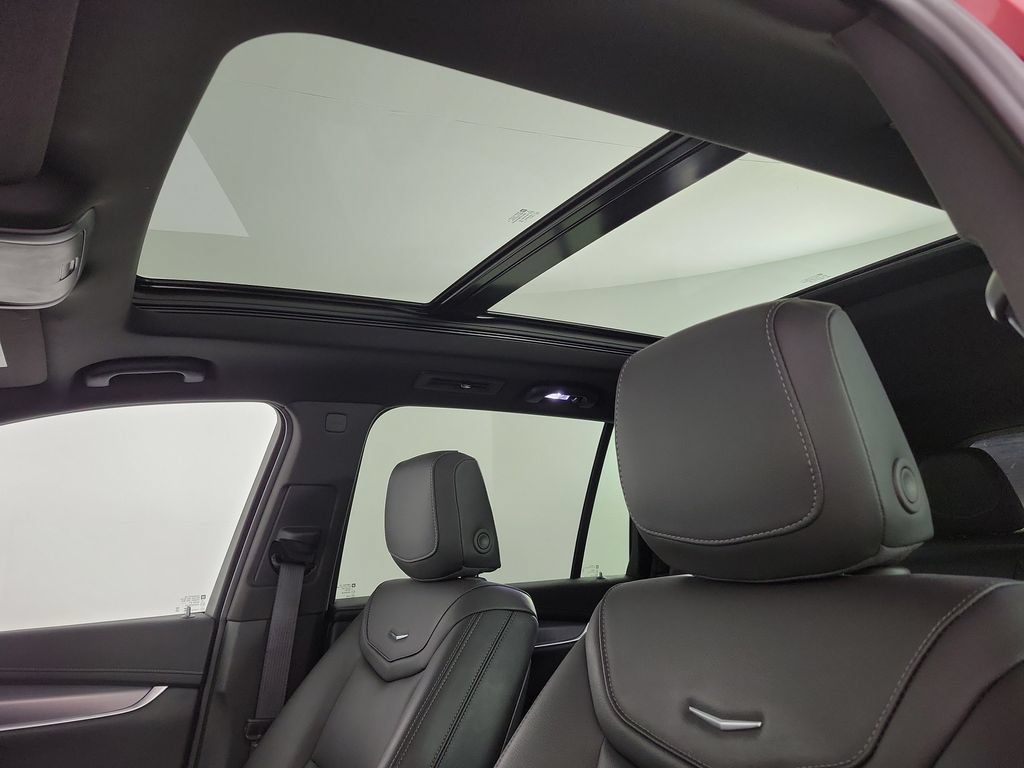 Certified 2024 Cadillac XT6 Luxury AWD/4WD image 18