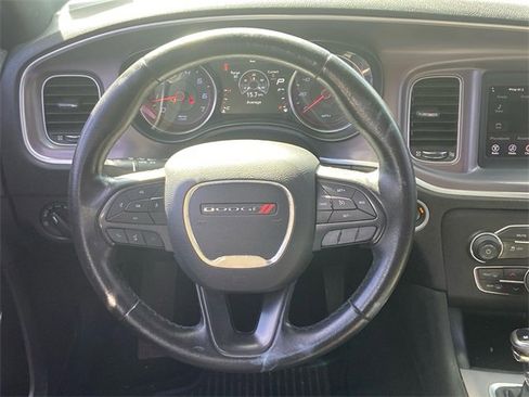 Used 2019 Dodge Charger SXT image 15