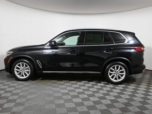 Used 2023 BMW X5 xDrive40i w/ Premium Package AWD/4WD image 2