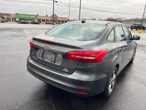 Used 2017 Ford Focus SE image 5