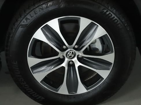 Used 2026 Toyota Highlander XLE AWD/4WD image 10