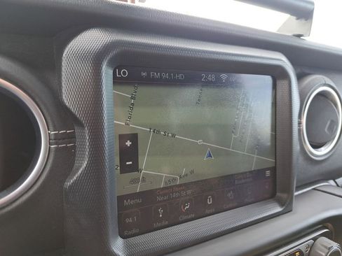 Used 2019 Jeep Wrangler Unlimited Sahara image 23