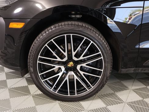 Used 2022 Porsche Macan AWD/4WD image 19
