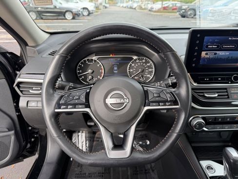 Used 2023 Nissan Altima 2.5 SR w/ SR Premium Package image 19