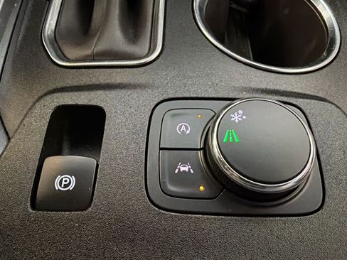 Used 2023 Chevrolet Traverse LT FWD image 56
