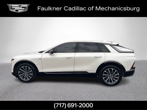 Certified 2024 Cadillac Lyriq Sport w/ LPO, Floor Liner Package AWD/4WD image 10