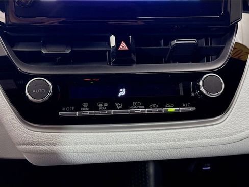 Used 2024 Toyota Corolla SE image 16