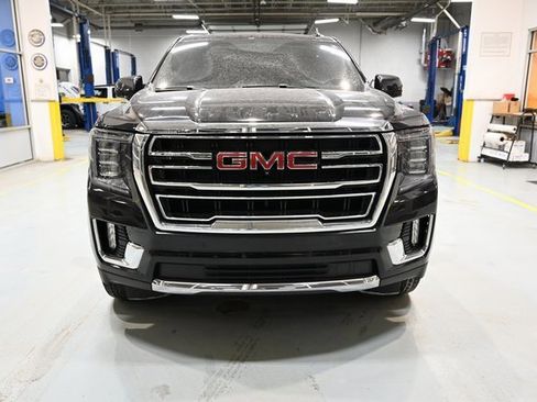 Used 2021 GMC Yukon SLT w/ SLT Luxury Plus Package image 2