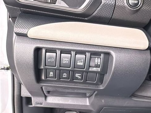 Certified 2023 Subaru Forester Limited image 38