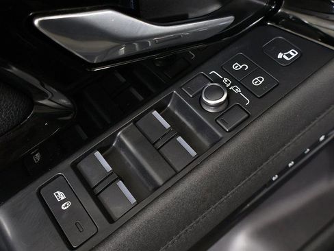 Used 2020 Land Rover Range Rover Evoque SE image 41