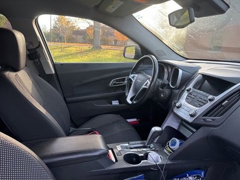 Used 2015 Chevrolet Equinox LT w/ Driver Convenience Package image 3