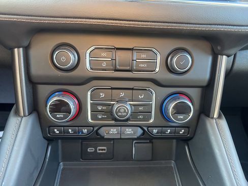 Used 2024 Chevrolet Suburban High Country w/ Premium Package image 37