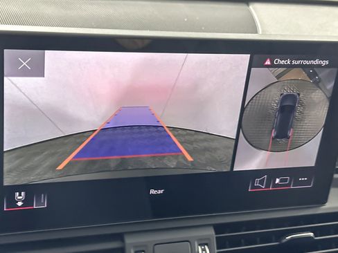 Used 2023 Audi Q5 e Premium Plus w/ Premium Plus Package image 18