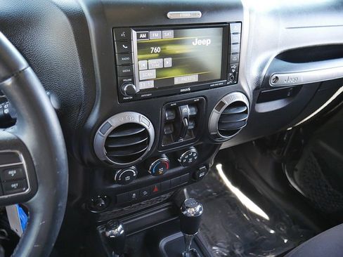 Used 2015 Jeep Wrangler Unlimited Sport w/ Quick Order Package 24S AWD/4WD image 29