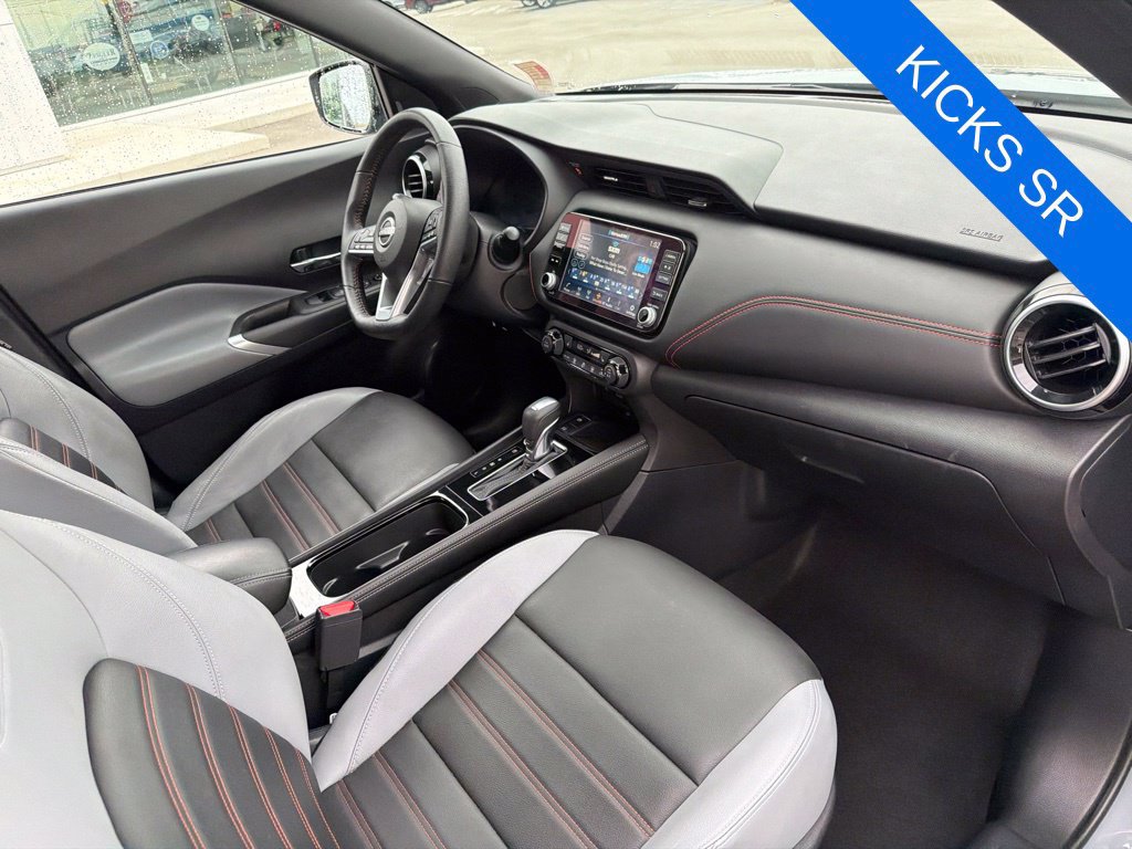 Used 2023 Nissan Kicks SR w/ SR Premium Package FWD image 7