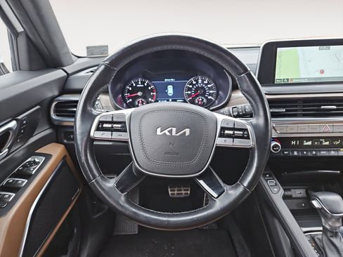 Used 2022 Kia Telluride SX w/ SX Prestige Package image 12