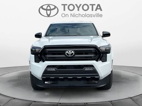 Used 2025 Toyota Tacoma SR5 w/ SR5 Upgrade Package AWD/4WD image 9