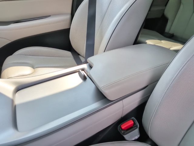 Used 2024 Hyundai Palisade Limited AWD/4WD image 19