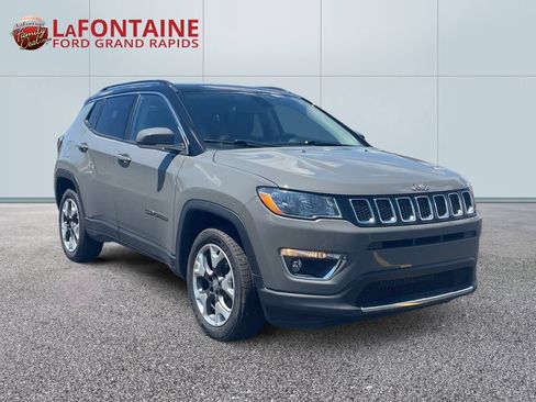 Used 2019 Jeep Compass Limited AWD/4WD image 3