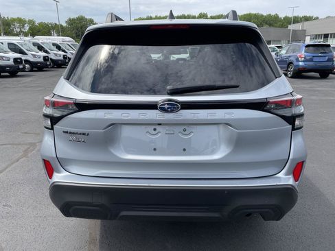Used 2025 Subaru Forester Premium AWD/4WD image 4