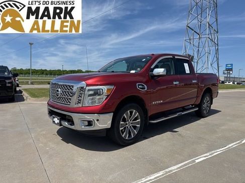 Used 2017 Nissan Titan SL image 2