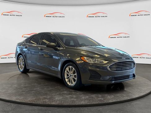 Used 2019 Ford Fusion SE image 5