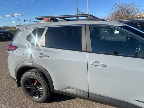 Used 2025 Nissan Rogue SV w/ Rock Creek Premium Package image 9