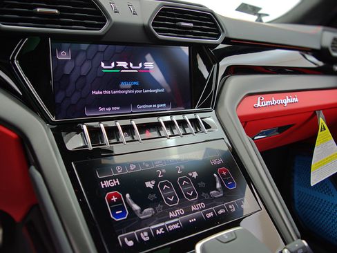 Used 2022 Lamborghini Urus image 34