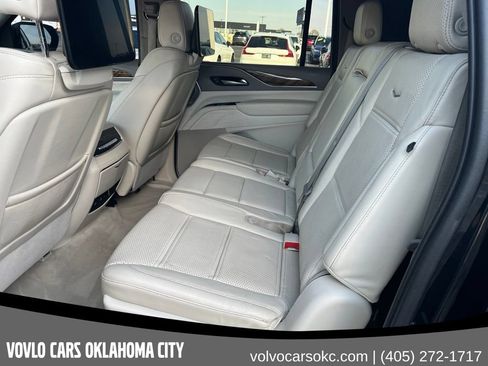 Used 2023 Cadillac Escalade ESV Premium Luxury Platinum AWD/4WD image 16