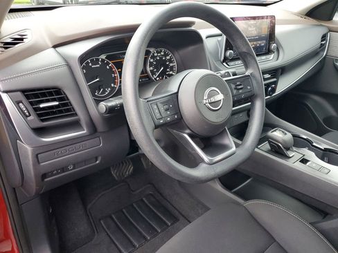 Used 2023 Nissan Rogue S AWD/4WD image 10