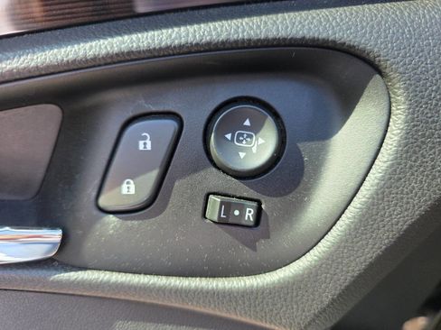 Used 2017 Buick Regal Sport Touring image 10