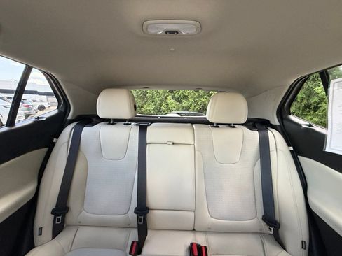 Used 2024 Buick Encore GX Preferred w/ Comfort Package FWD image 3
